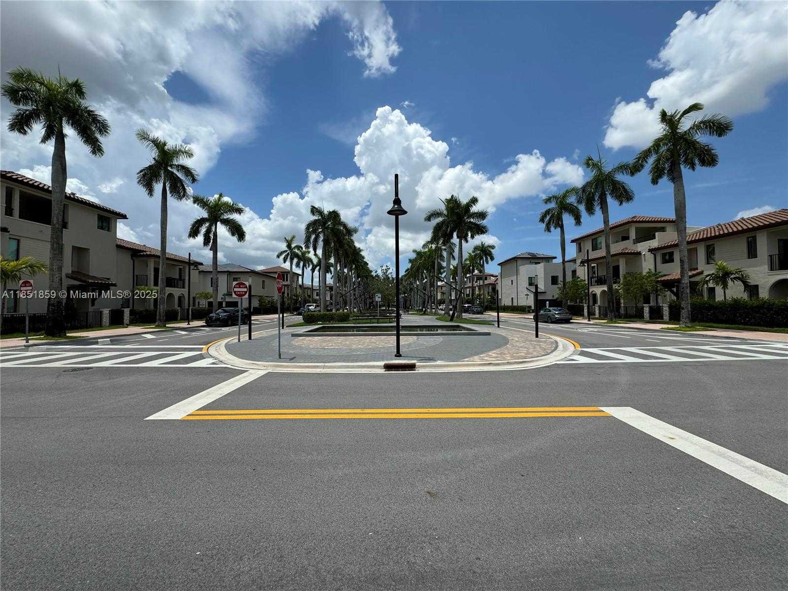 Small Image of 8283 NORTH WEST 47TH LN, Doral Number 17