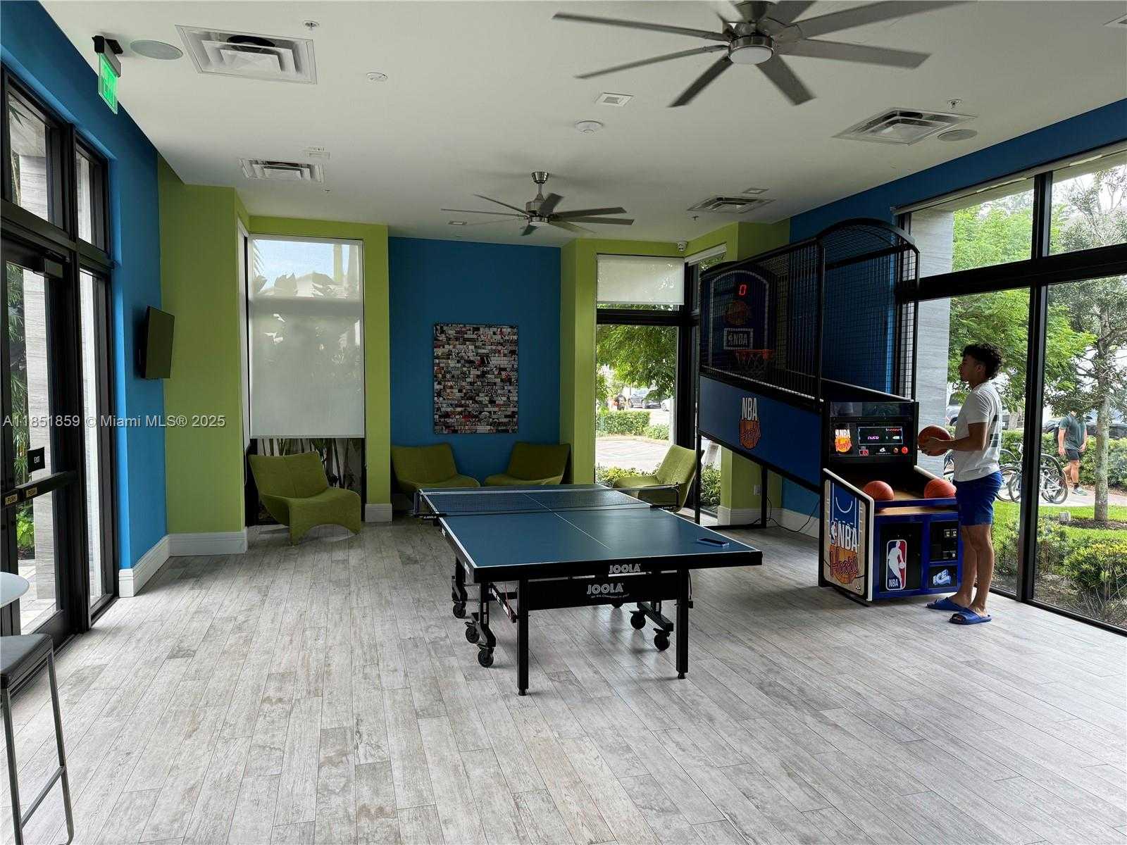 Small Image of 8283 NORTH WEST 47TH LN, Doral Number 19