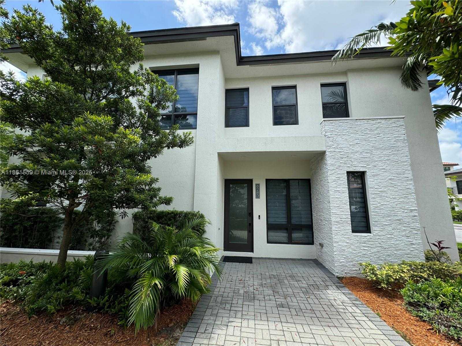 Small Image of 8283 NORTH WEST 47TH LN, Doral Number 2