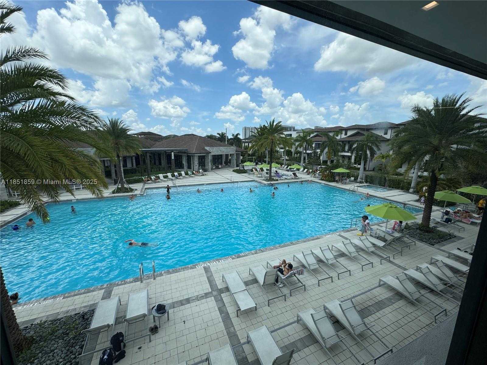 Small Image of 8283 NORTH WEST 47TH LN, Doral Number 23