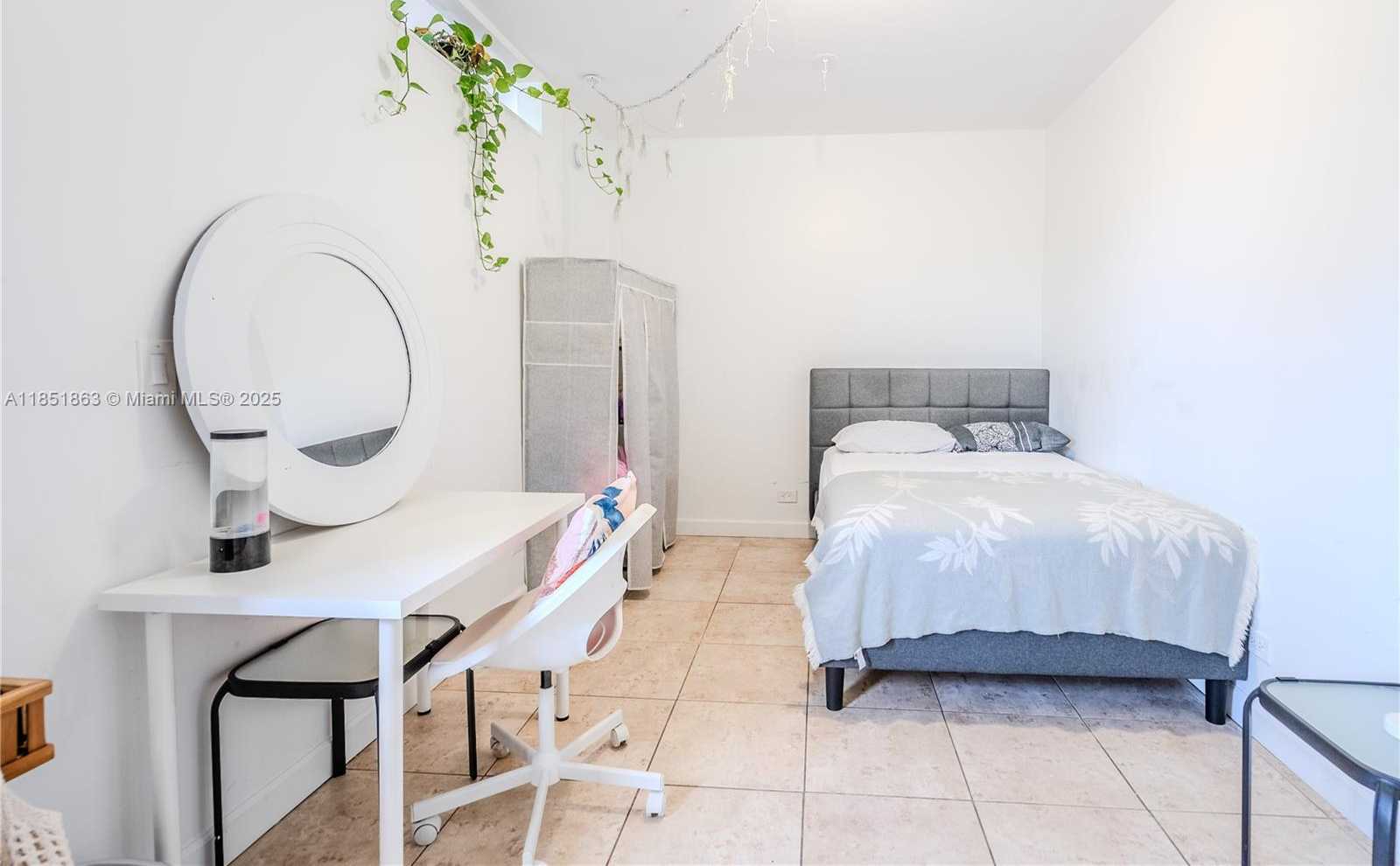 Small Image of 7441 WAYNE AVE #2H, Miami Beach Number 14