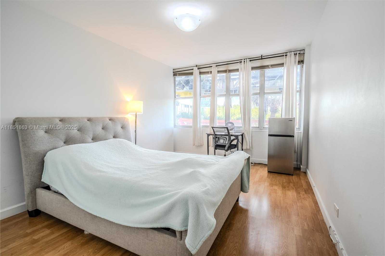 Small Image of 7441 WAYNE AVE #2H, Miami Beach Number 16