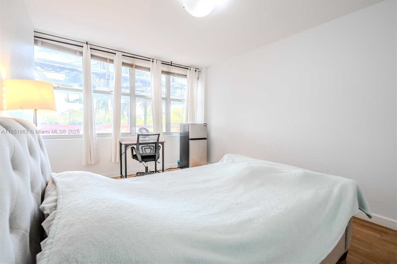 Small Image of 7441 WAYNE AVE #2H, Miami Beach Number 17
