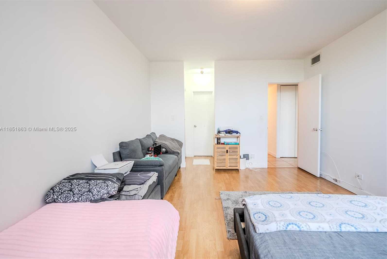 Small Image of 7441 WAYNE AVE #2H, Miami Beach Number 23