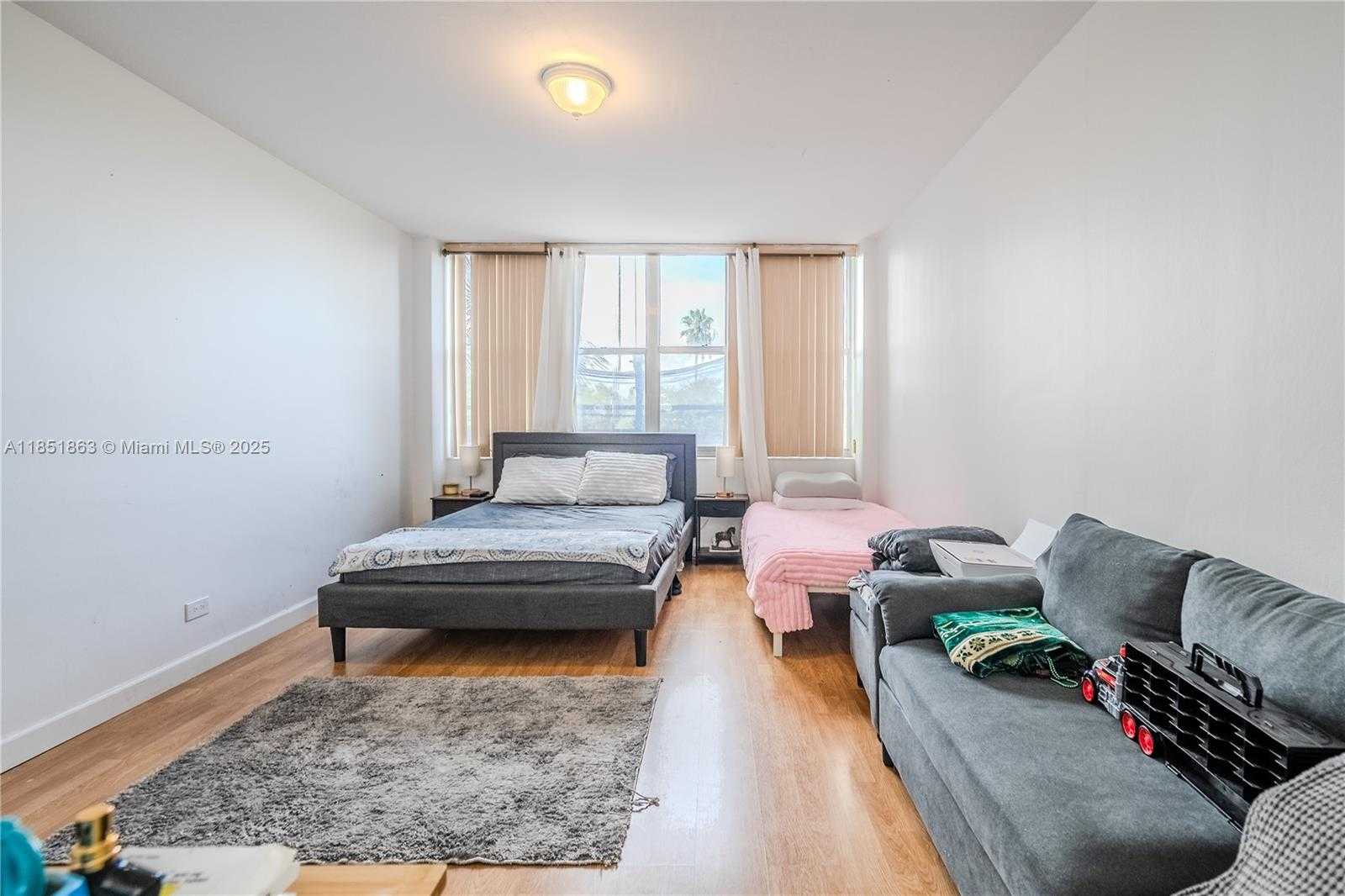 Small Image of 7441 WAYNE AVE #2H, Miami Beach Number 24