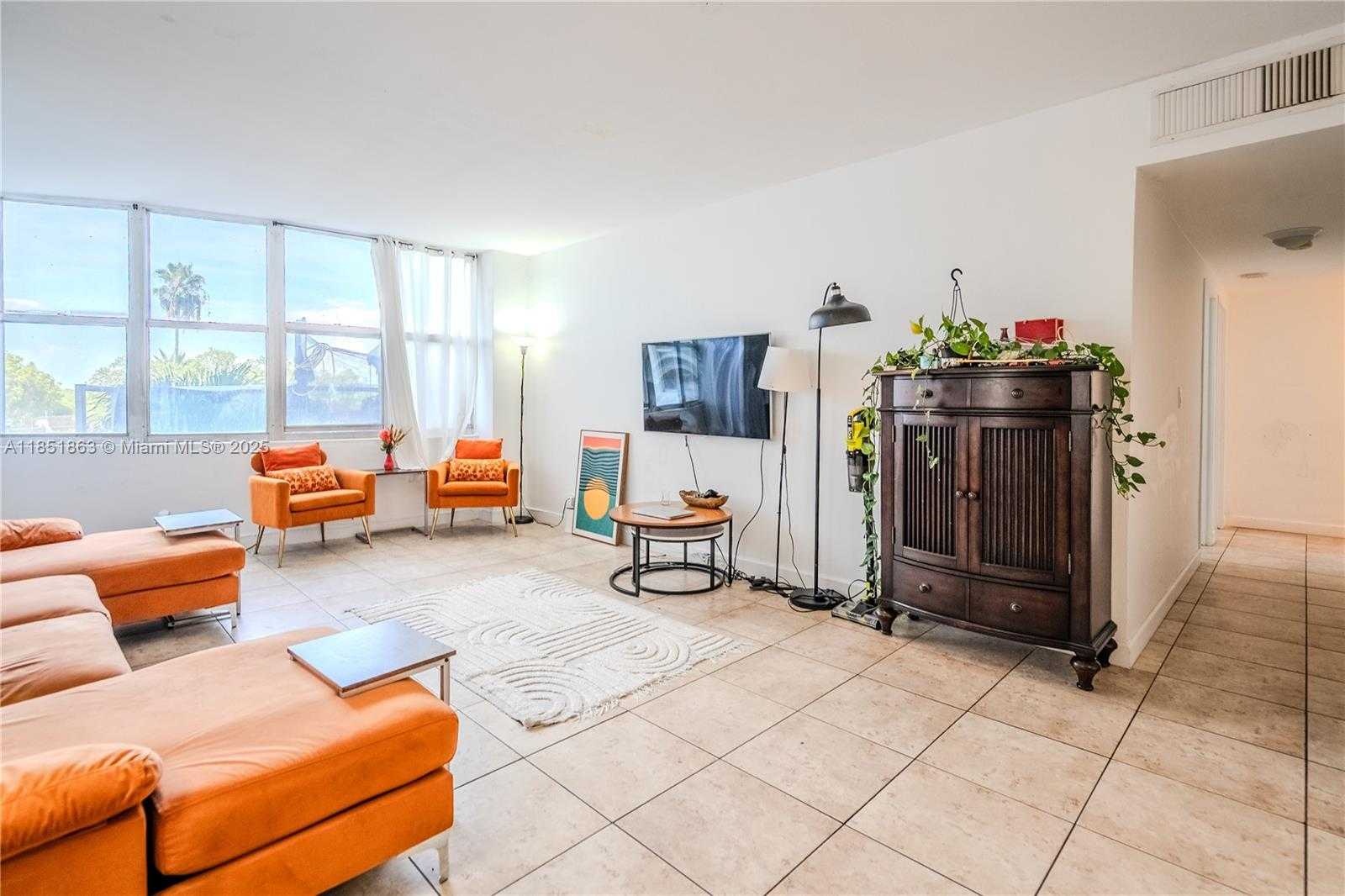Small Image of 7441 WAYNE AVE #2H, Miami Beach Number 9