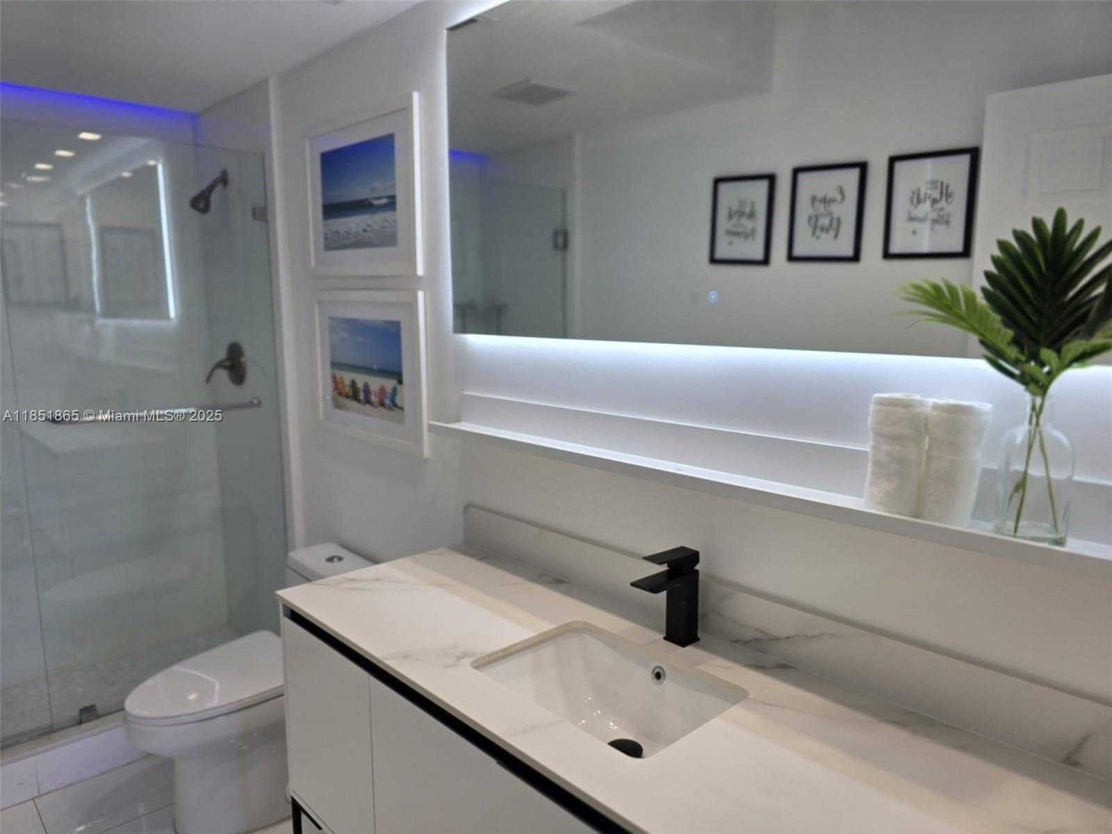 Small Image of 500 BAYVIEW DR #424, Sunny Isles Beach Number 10