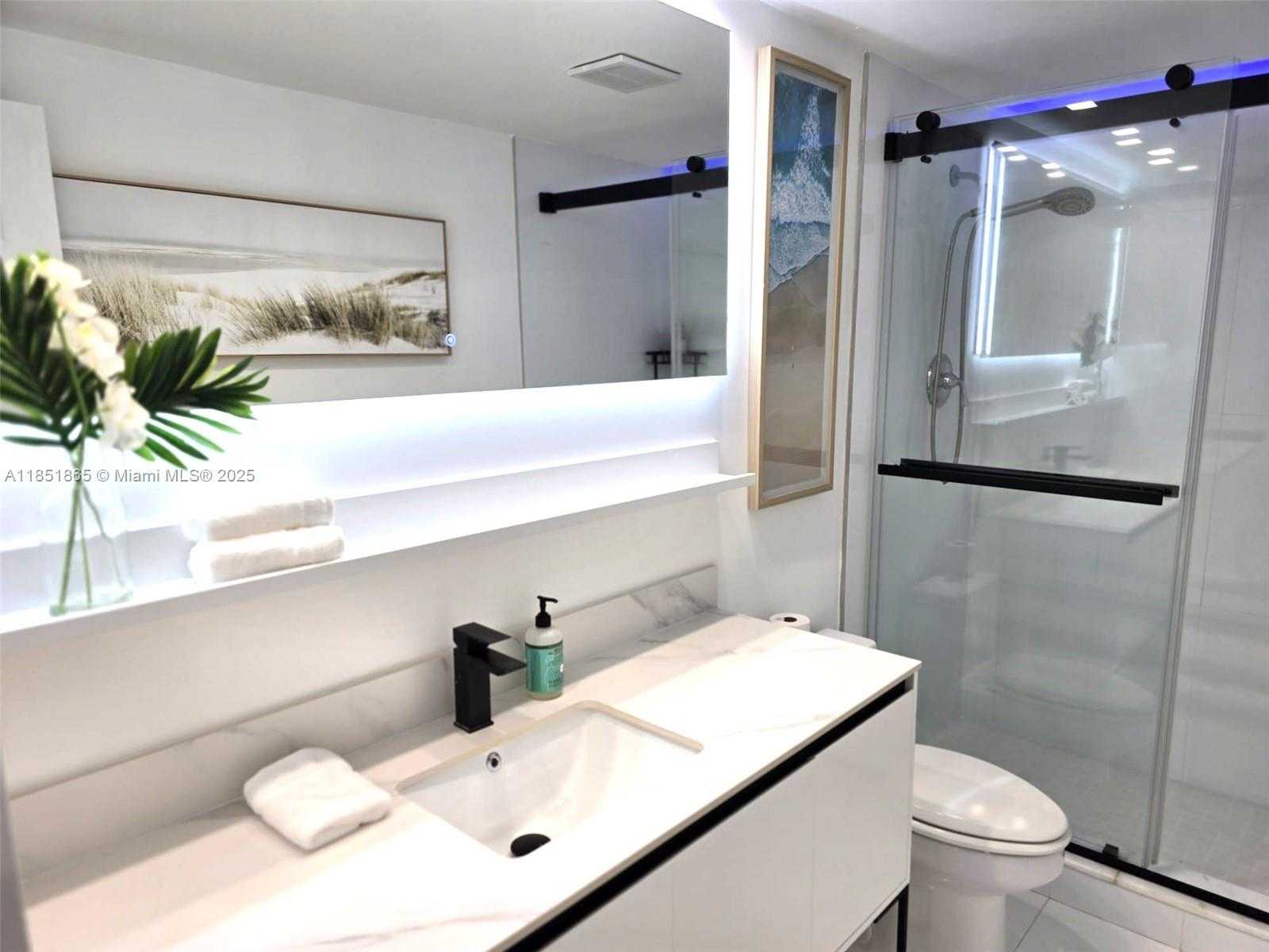 Small Image of 500 BAYVIEW DR #424, Sunny Isles Beach Number 11