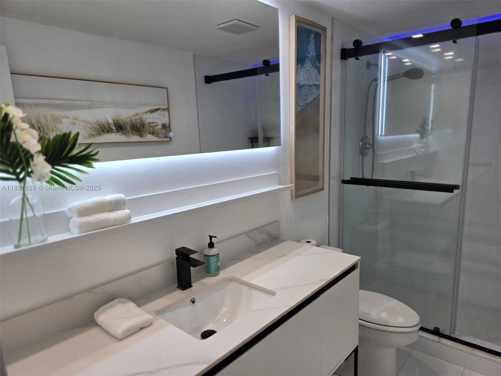 Small Image of 500 BAYVIEW DR #424, Sunny Isles Beach Number 13