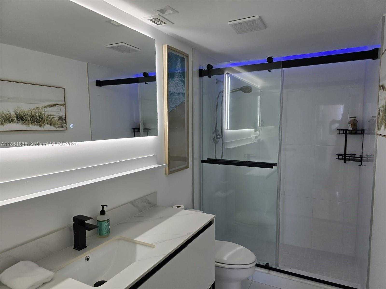 Small Image of 500 BAYVIEW DR #424, Sunny Isles Beach Number 14