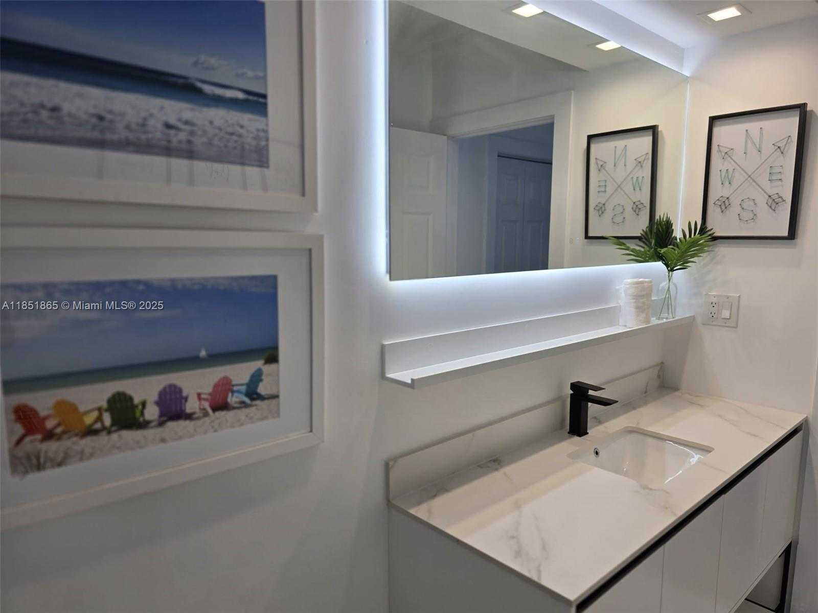 Small Image of 500 BAYVIEW DR #424, Sunny Isles Beach Number 9