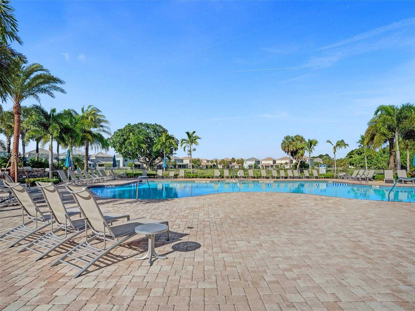 Small Image of 4810 EUCALYPTUS DR #1, Hollywood Number 22