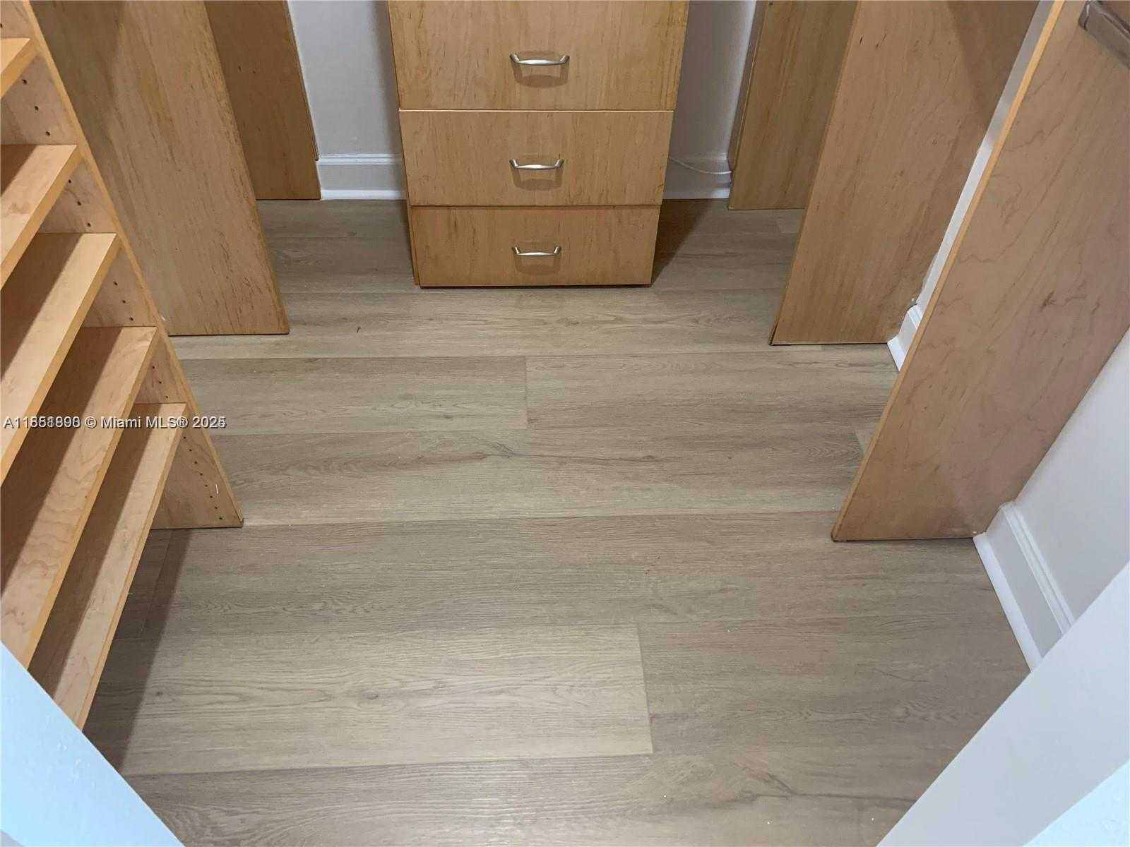 Small Image of 6770 INDIAN CREEK DR #5A, Miami Beach Number 11