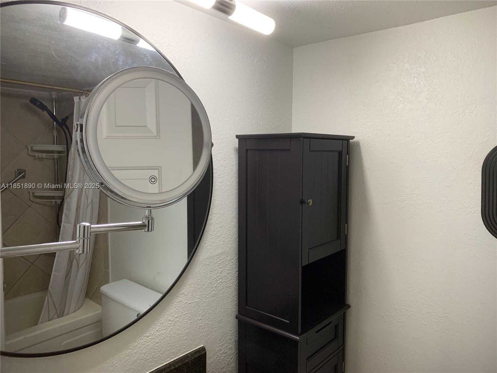 Small Image of 6770 INDIAN CREEK DR #5A, Miami Beach Number 17