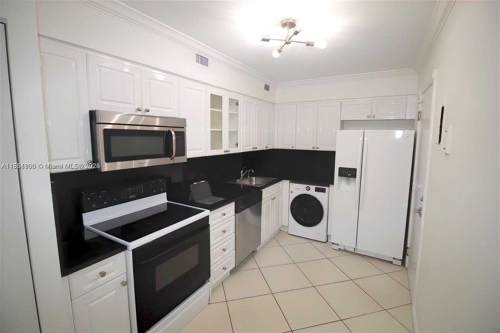 Small Image of 6770 INDIAN CREEK DR #5A, Miami Beach Number 7
