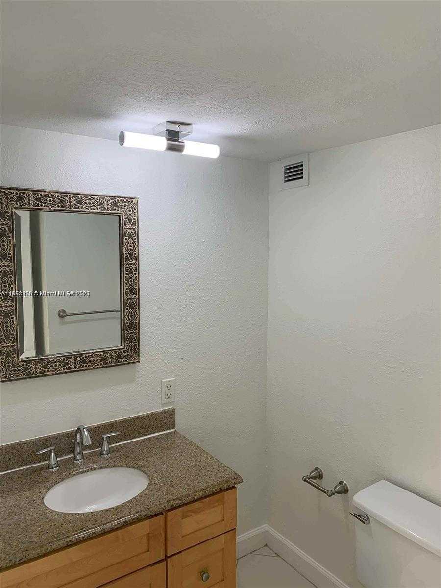 Small Image of 6770 INDIAN CREEK DR #5A, Miami Beach Number 8