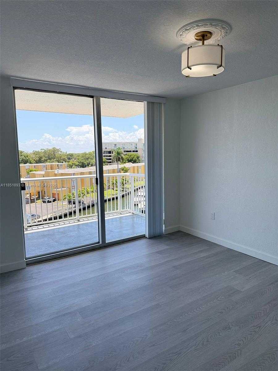 Small Image of 1800 NORTH WEST 24TH AVE #608, Miami Number 9