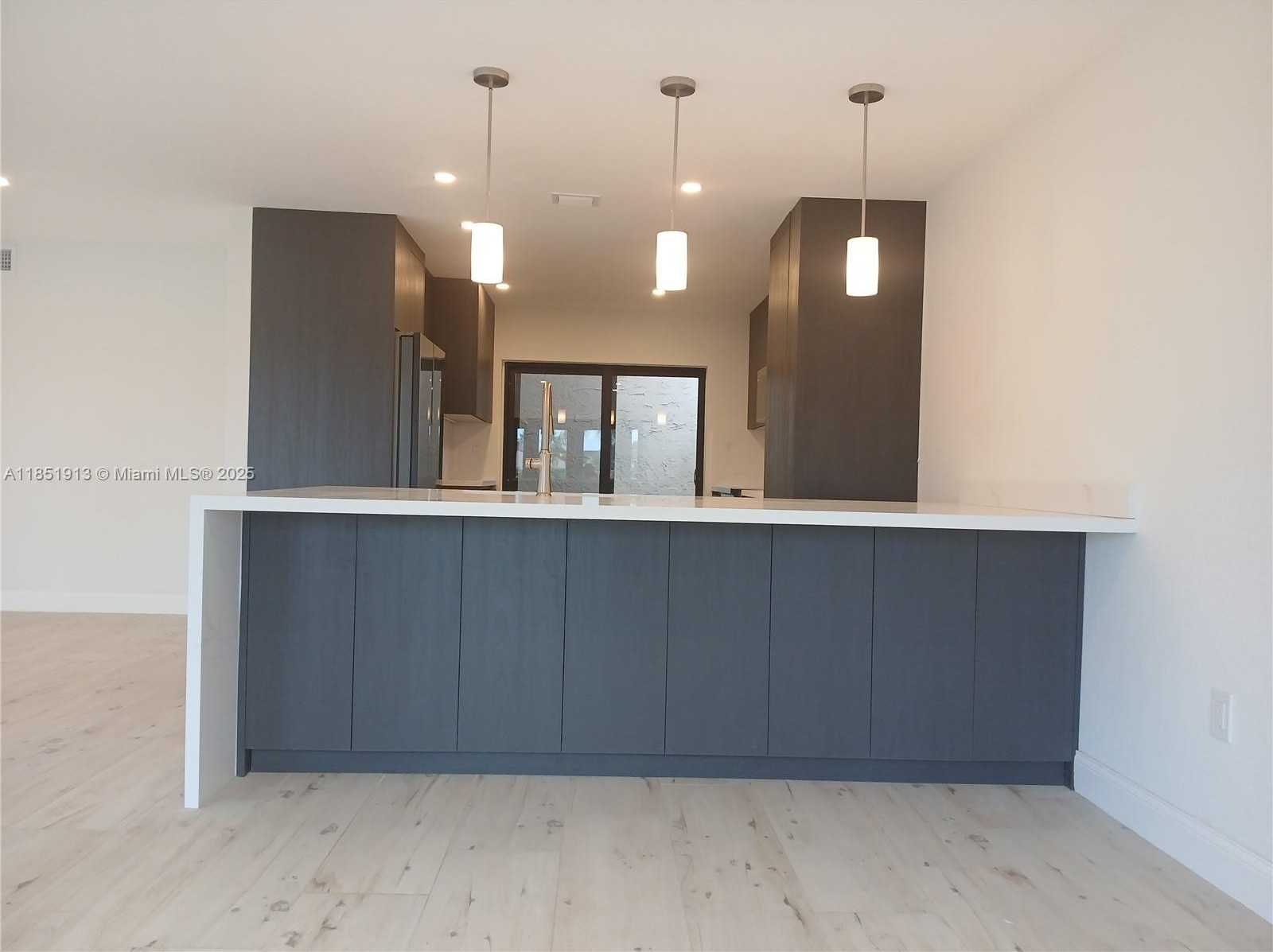 Small Image of 1070 SOUTH WEST 135TH PL, Miami Number 12