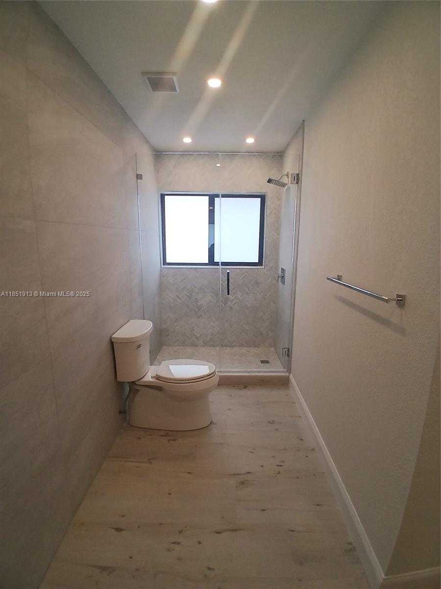 Small Image of 1070 SOUTH WEST 135TH PL, Miami Number 16