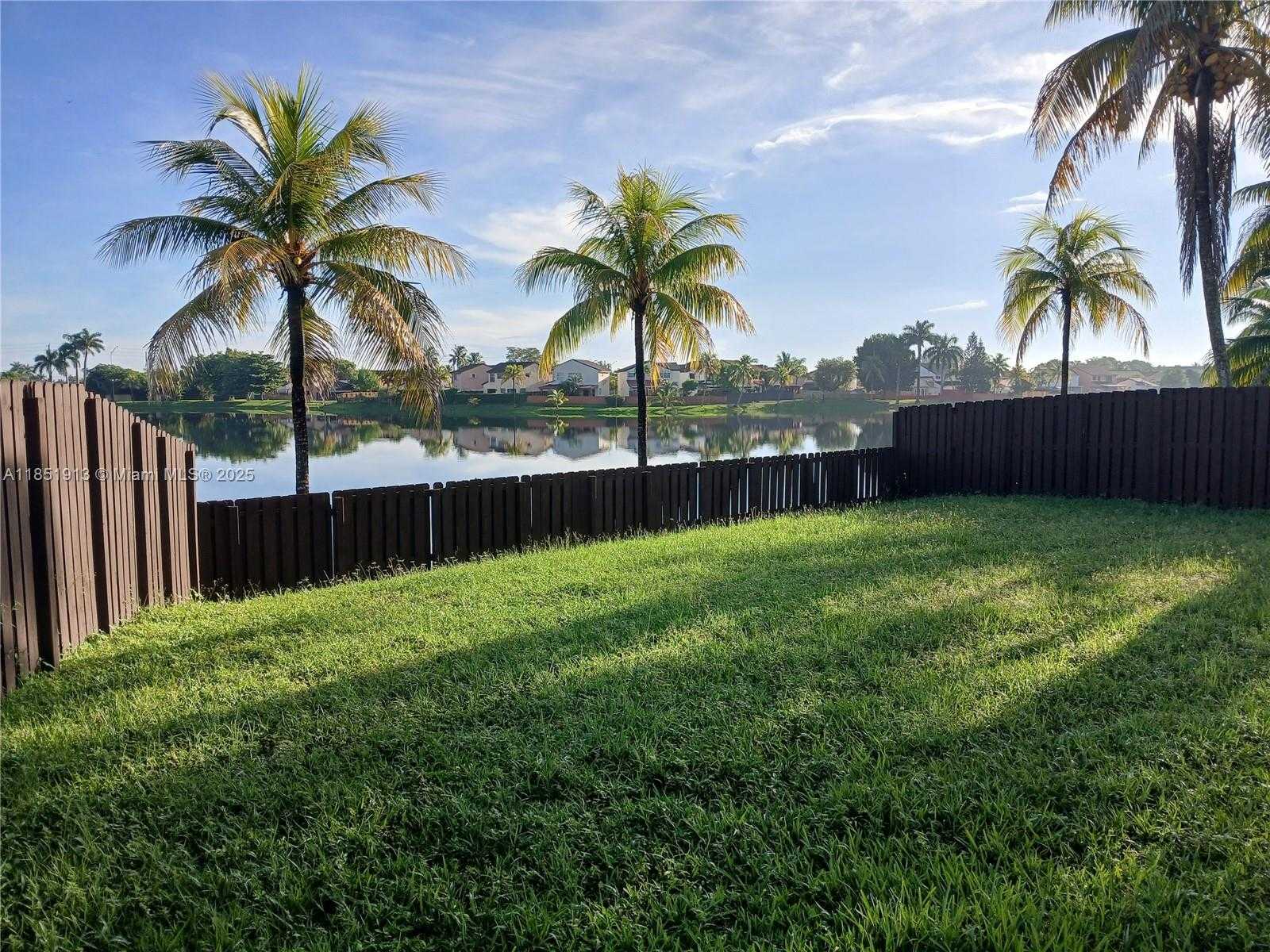 Small Image of 1070 SOUTH WEST 135TH PL, Miami Number 27