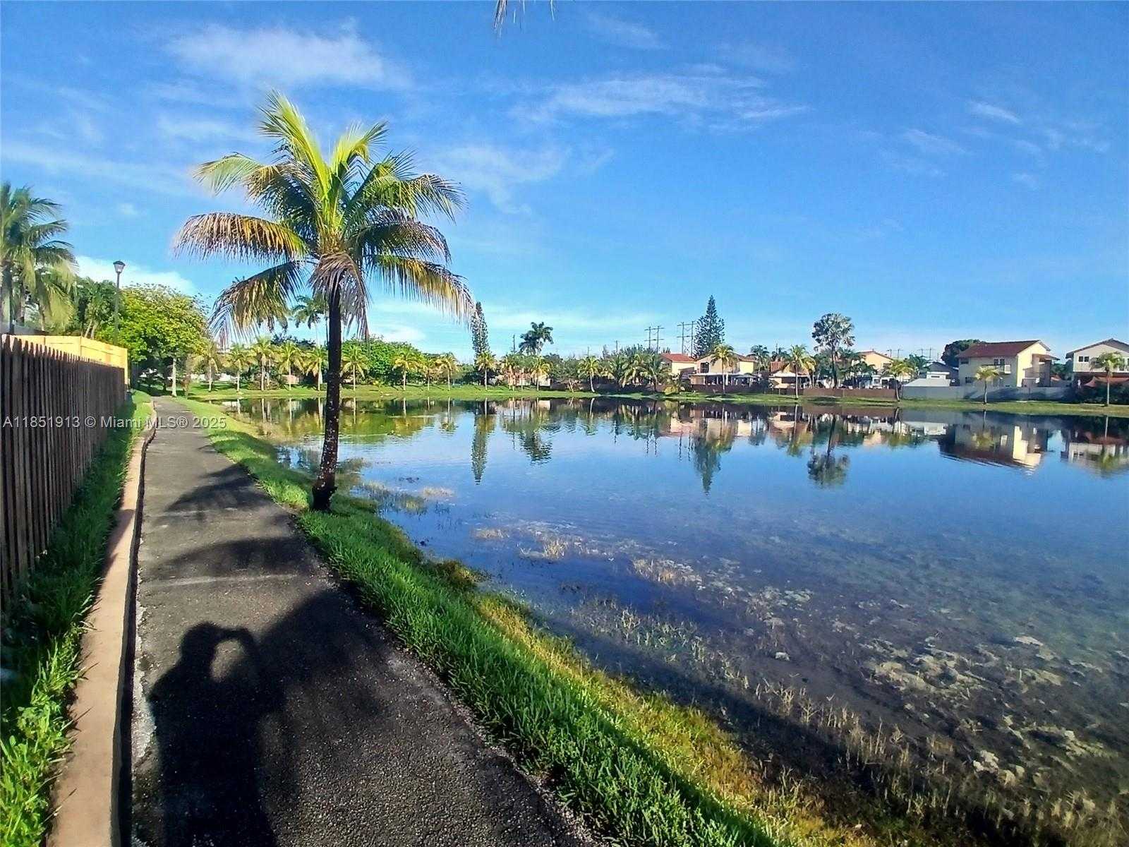 Small Image of 1070 SOUTH WEST 135TH PL, Miami Number 28