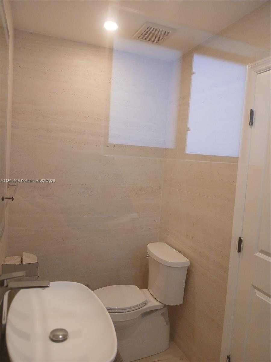 Small Image of 1070 SOUTH WEST 135TH PL, Miami Number 6