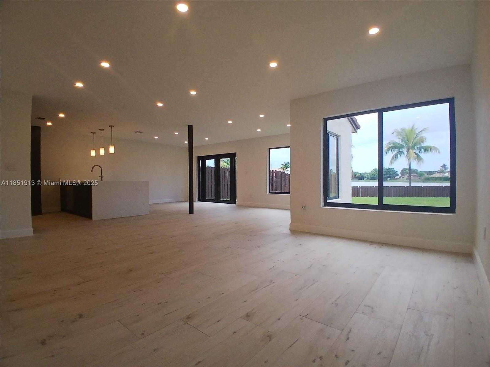 Small Image of 1070 SOUTH WEST 135TH PL, Miami Number 9
