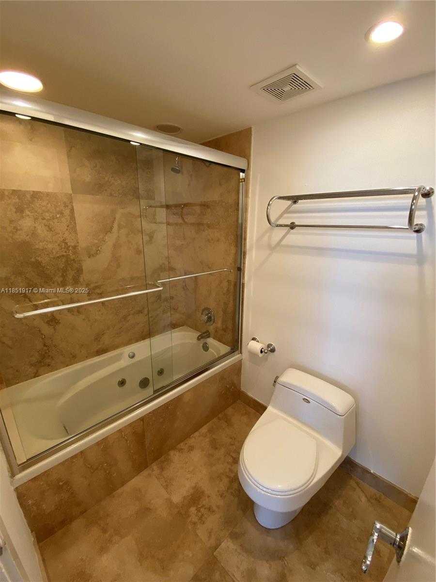 Small Image of 801 NORTH VENETIAN DRIVE #202, Miami Number 12