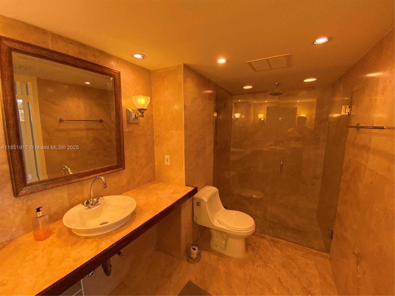 Small Image of 801 NORTH VENETIAN DRIVE #202, Miami Number 17