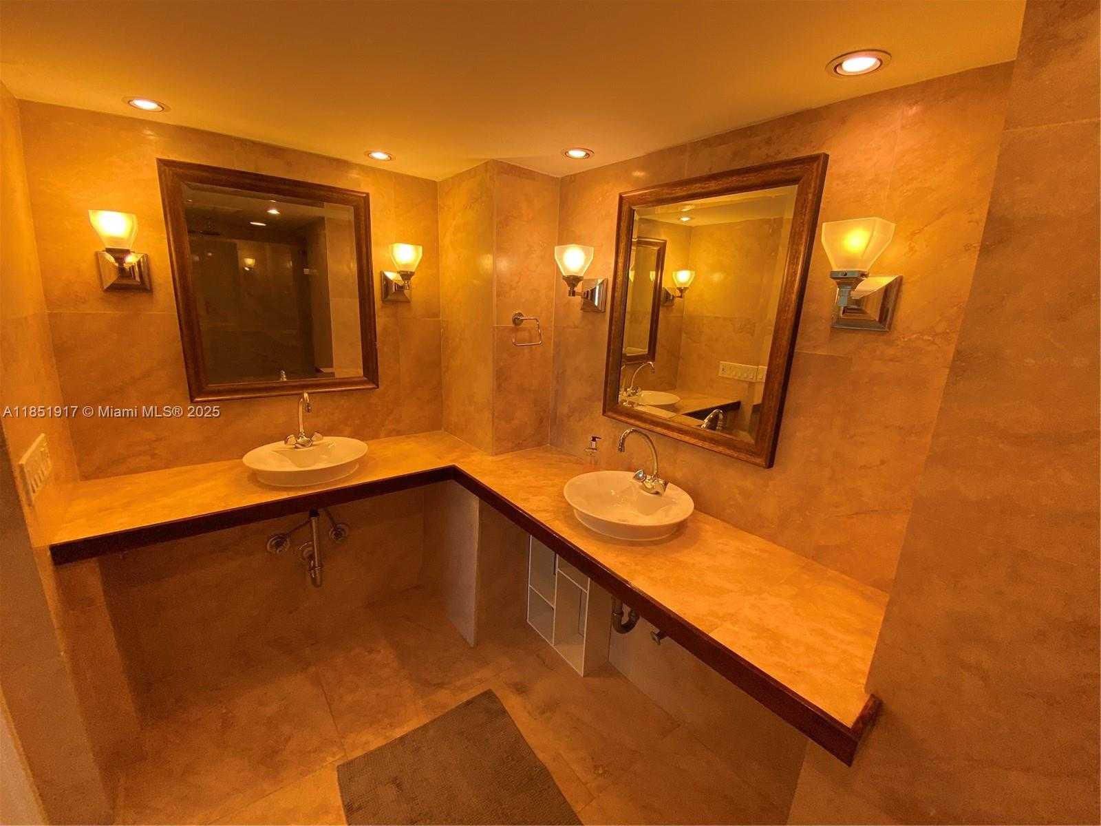 Small Image of 801 NORTH VENETIAN DRIVE #202, Miami Number 18
