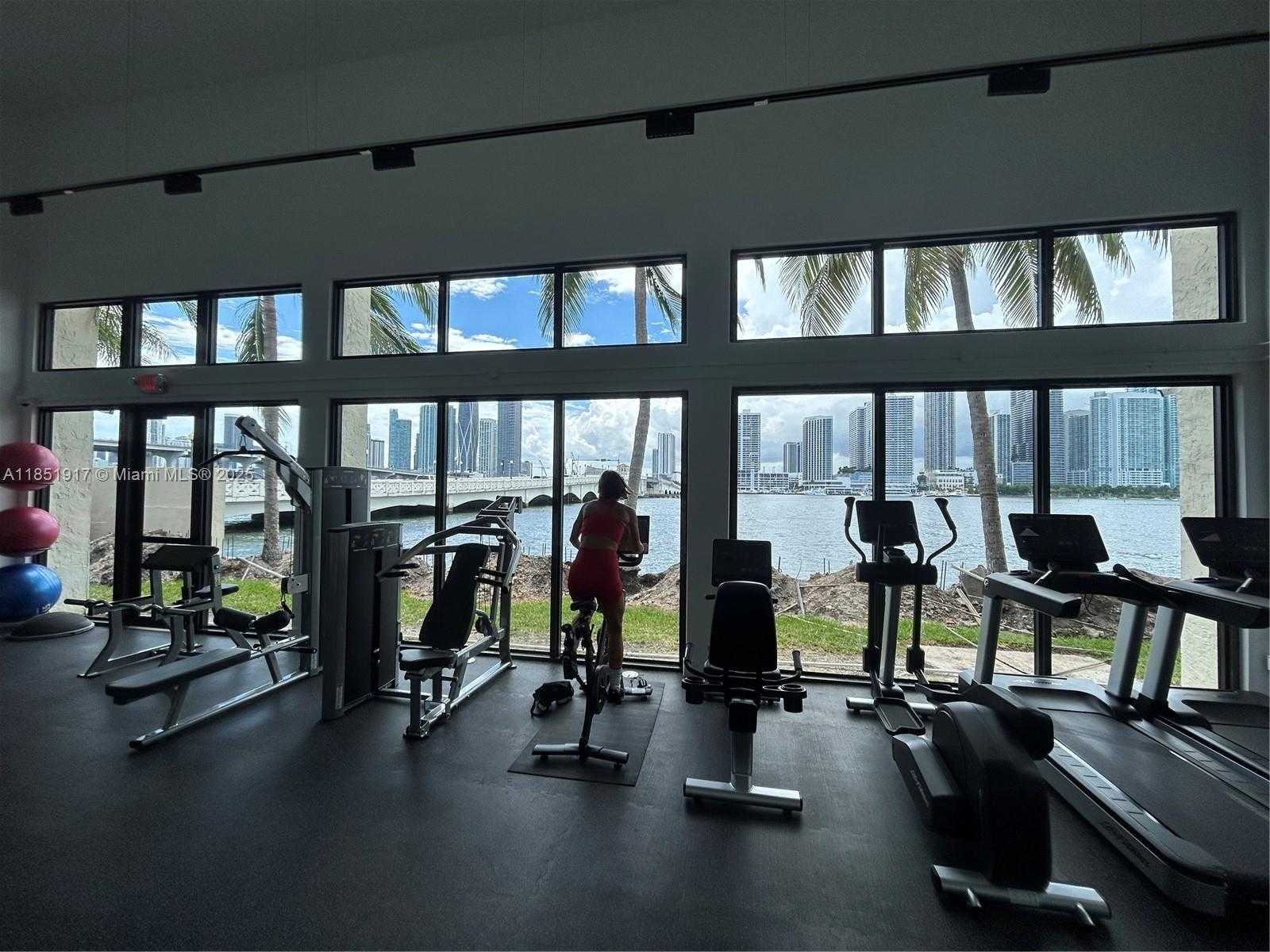 Small Image of 801 NORTH VENETIAN DRIVE #202, Miami Number 31