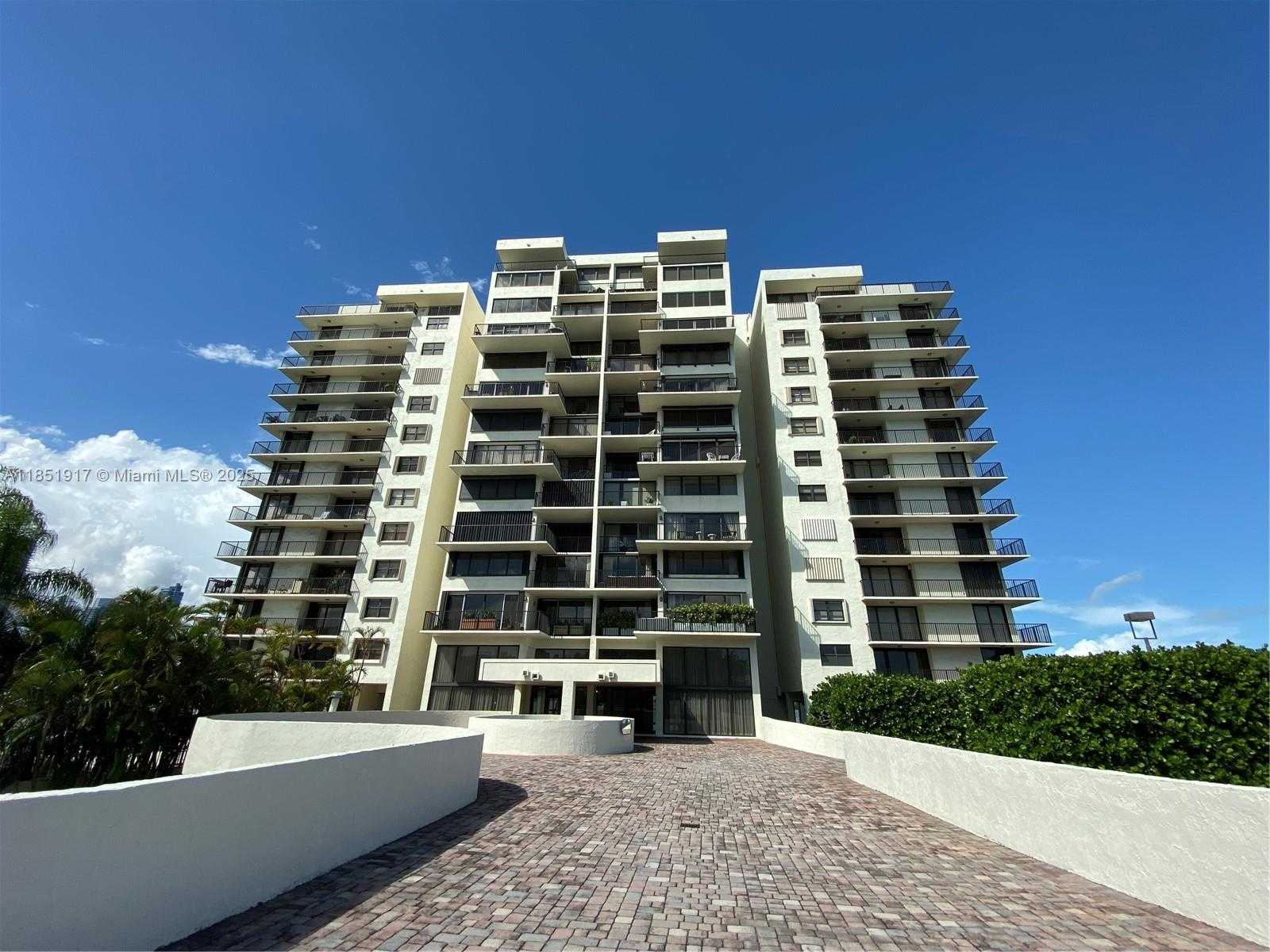 Small Image of 801 NORTH VENETIAN DRIVE #202, Miami Number 33