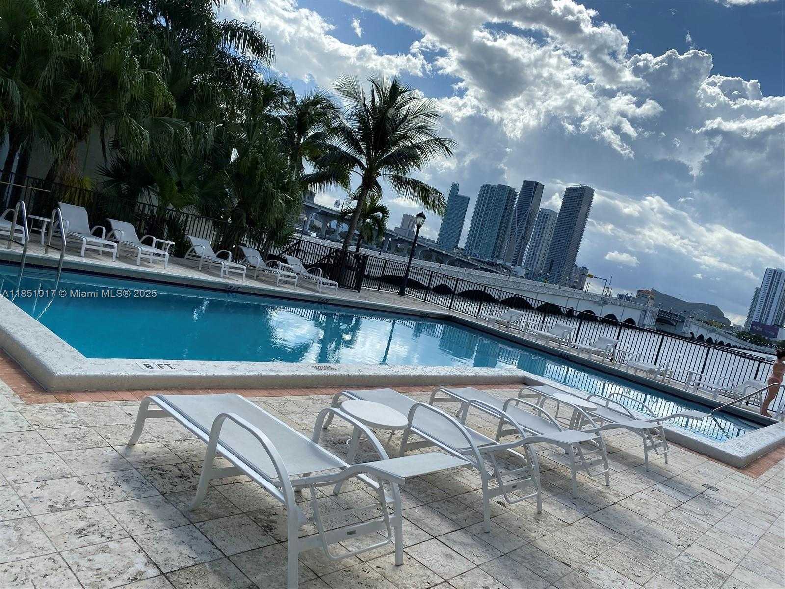 Small Image of 801 NORTH VENETIAN DRIVE #202, Miami Number 35