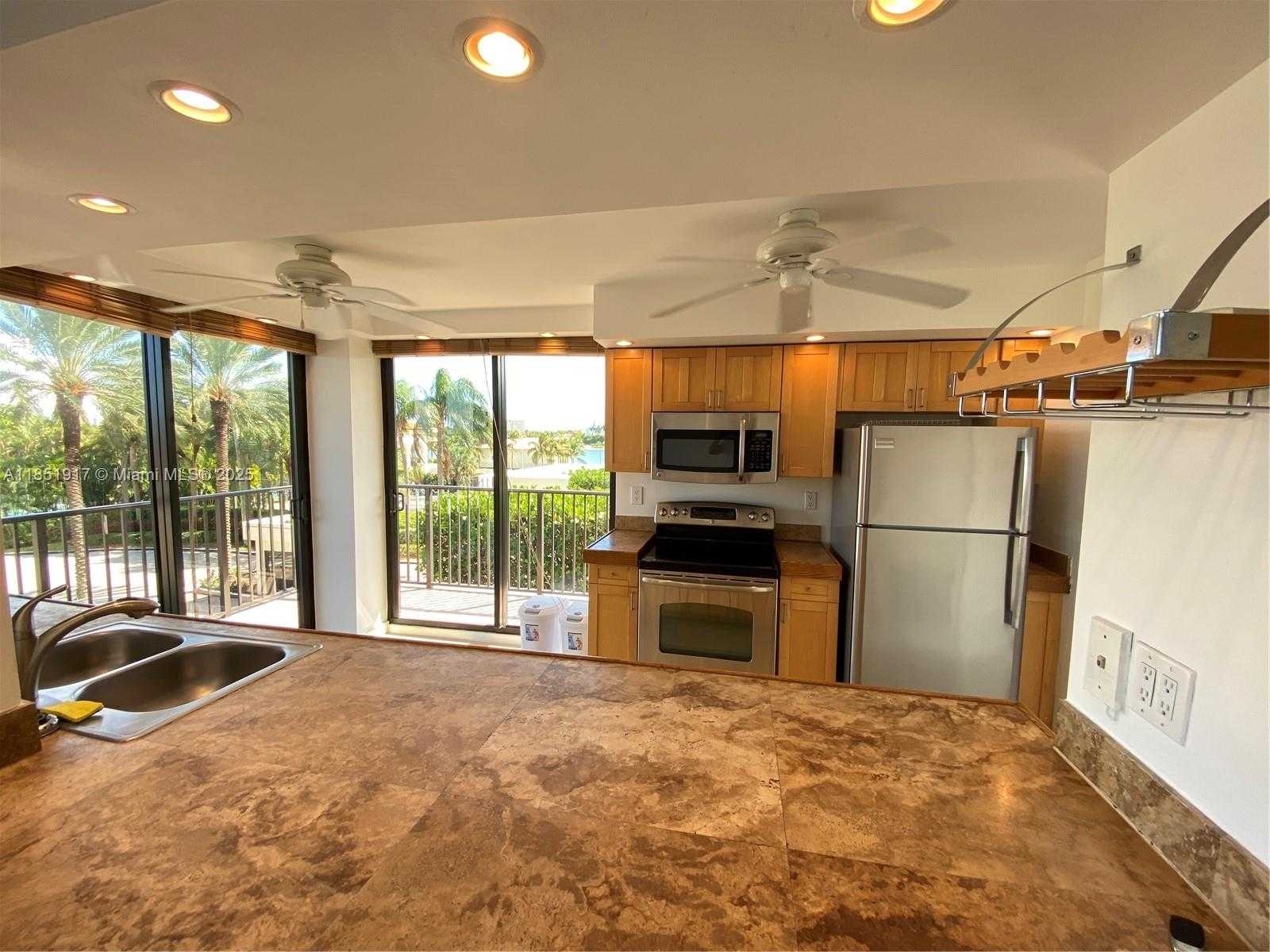 Small Image of 801 NORTH VENETIAN DRIVE #202, Miami Number 6