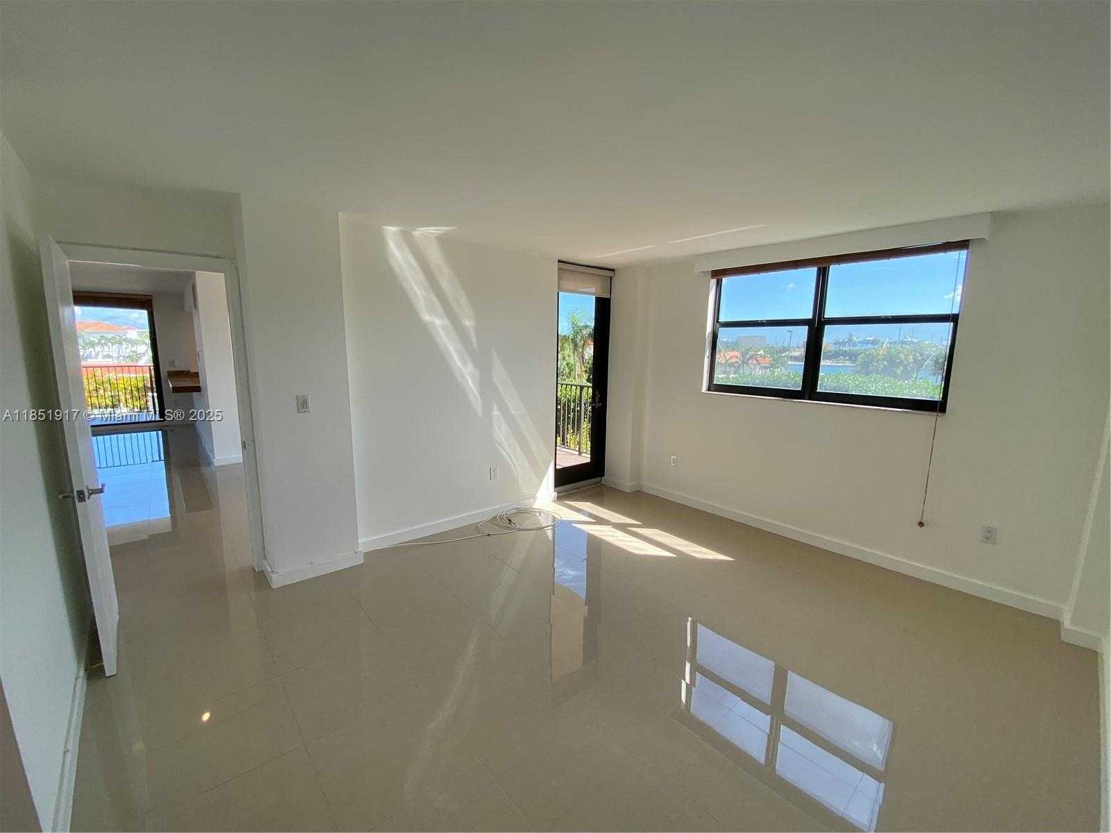 Small Image of 801 NORTH VENETIAN DRIVE #202, Miami Number 9