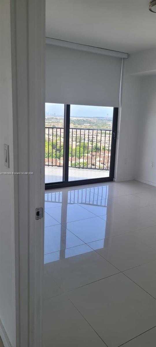 Small Image of 5252 NORTH WEST 85TH AVE #1809, Doral Number 7