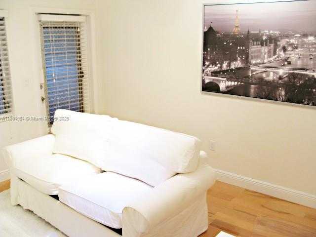 Small Image of 921 MERIDIAN AVE #9, Miami Beach Number 13