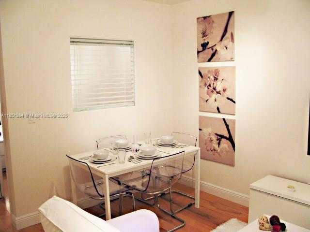 Small Image of 921 MERIDIAN AVE #9, Miami Beach Number 4