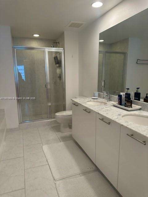 Small Image of 950 BRICKELL BAY DR #2104, Miami Number 18
