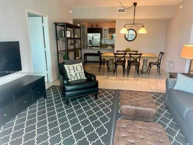 Small Image of 950 BRICKELL BAY DR #2104, Miami Number 4