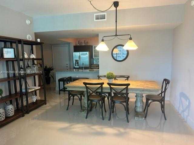 Small Image of 950 BRICKELL BAY DR #2104, Miami Number 7