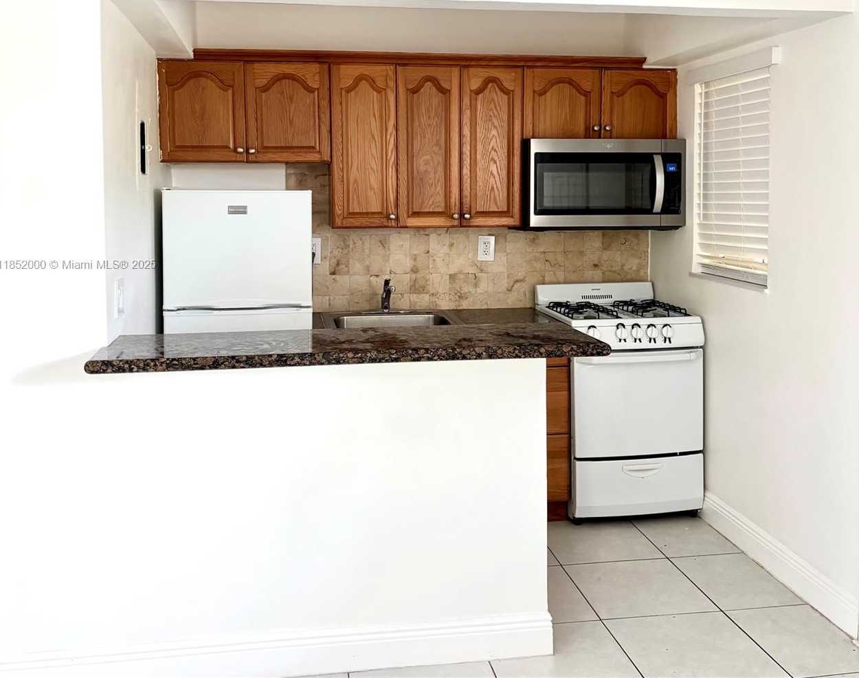 Small Image of 1014 SALZEDO ST #203, Coral Gables Number 4