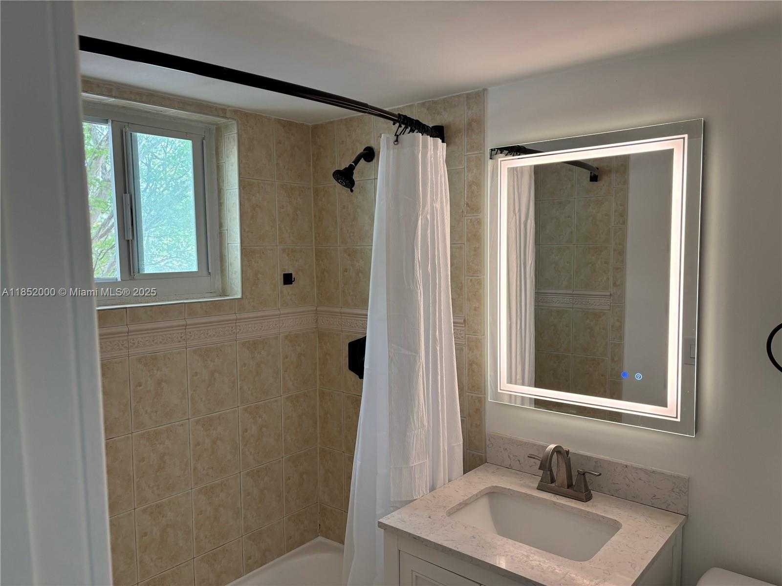 Small Image of 1014 SALZEDO ST #203, Coral Gables Number 8