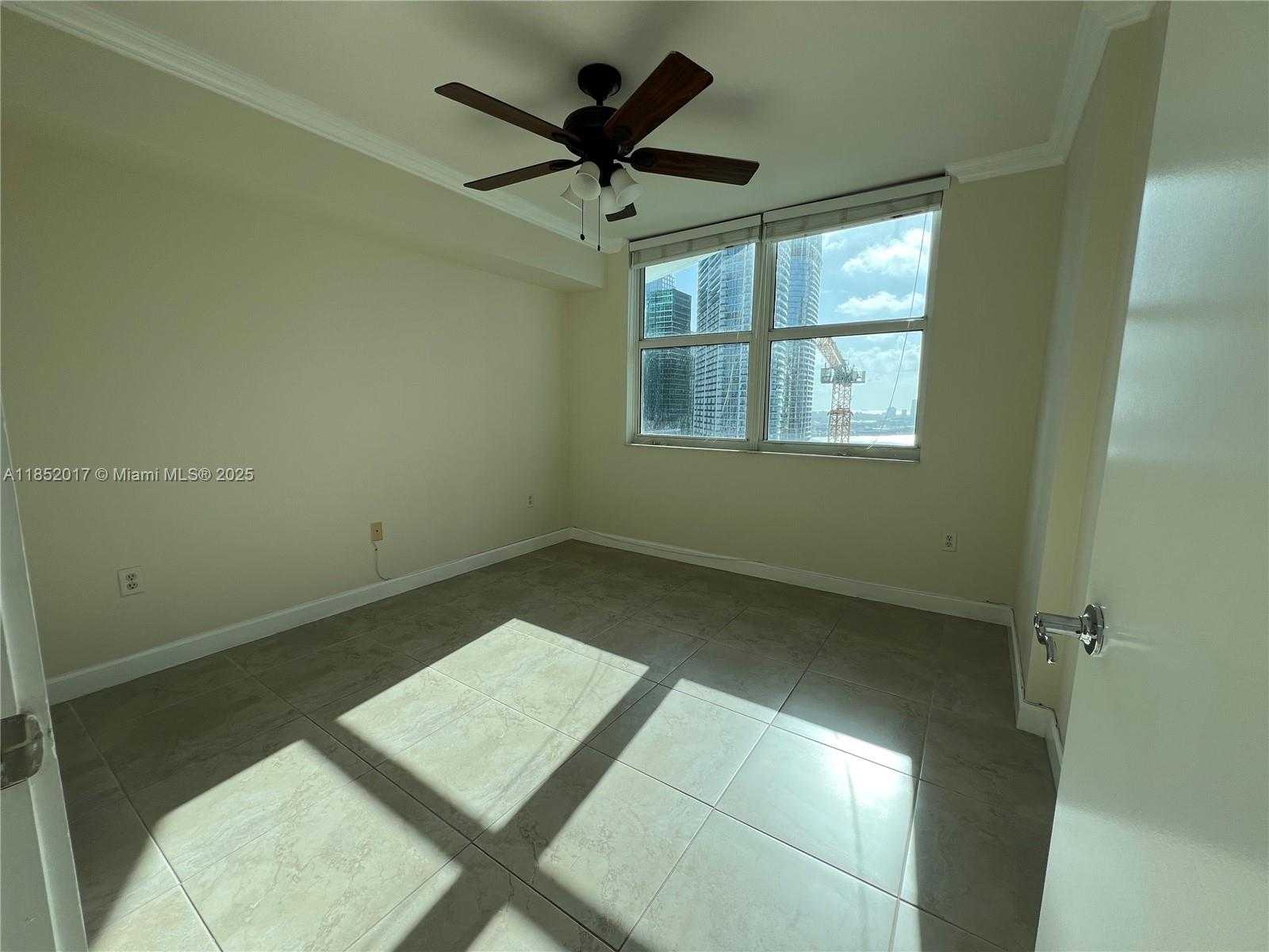Small Image of 31 SOUTH EAST 5TH ST #3208, Miami Number 13