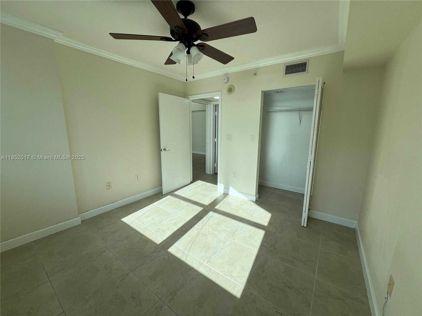 Small Image of 31 SOUTH EAST 5TH ST #3208, Miami Number 14