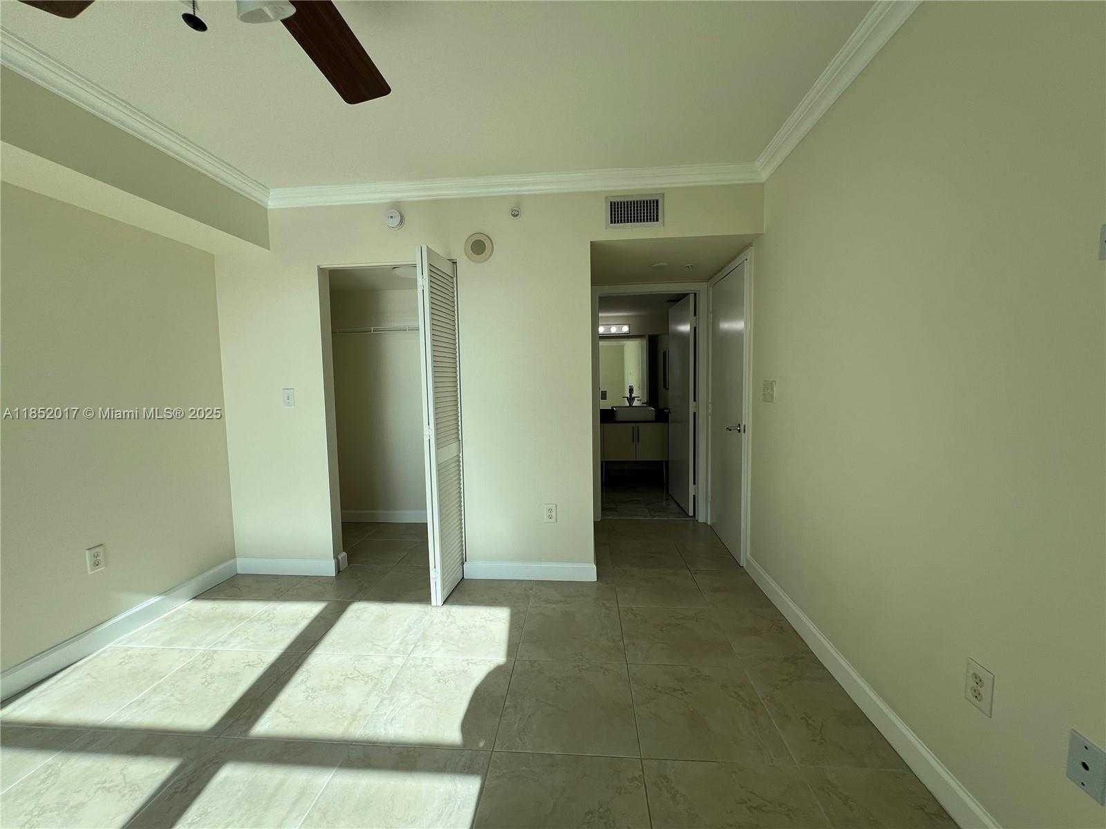 Small Image of 31 SOUTH EAST 5TH ST #3208, Miami Number 9