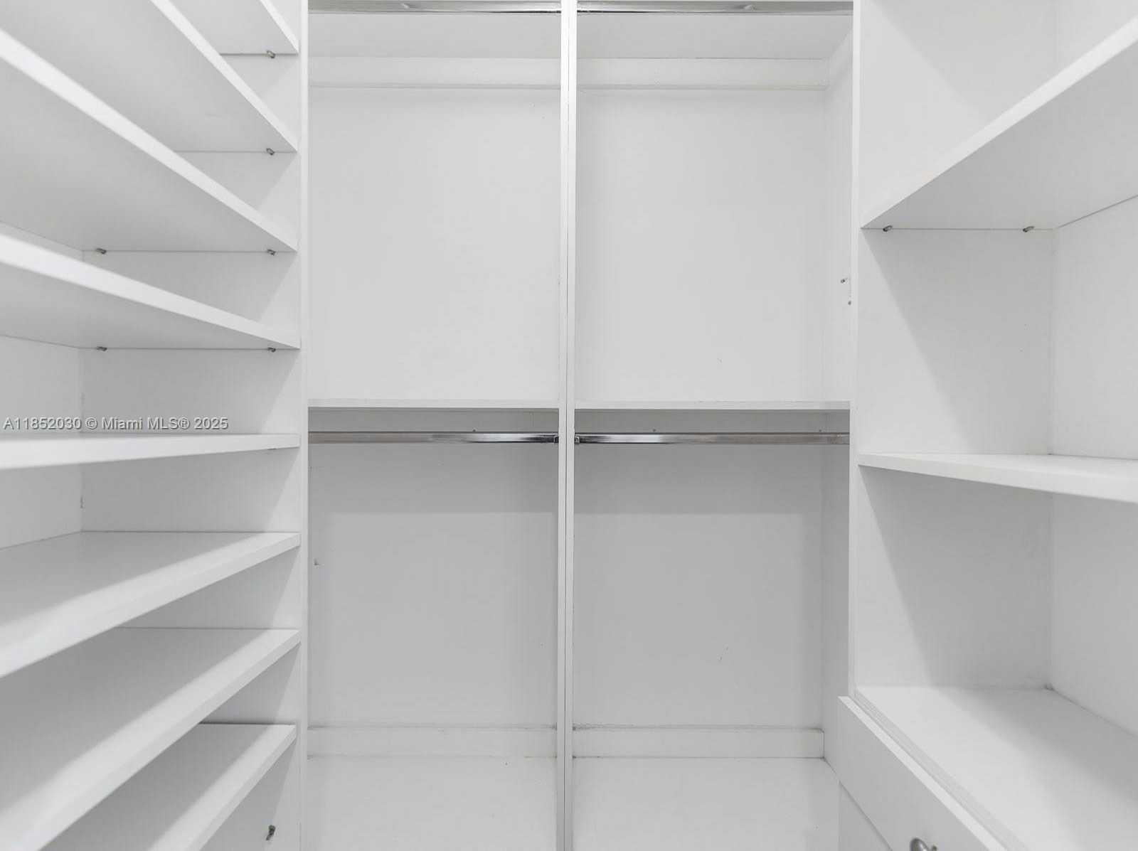 Small Image of 495 BRICKELL AVE #1801, Miami Number 14