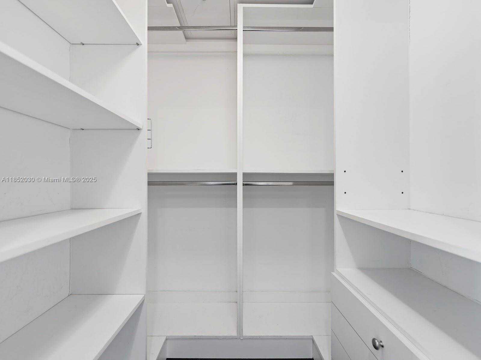 Small Image of 495 BRICKELL AVE #1801, Miami Number 15