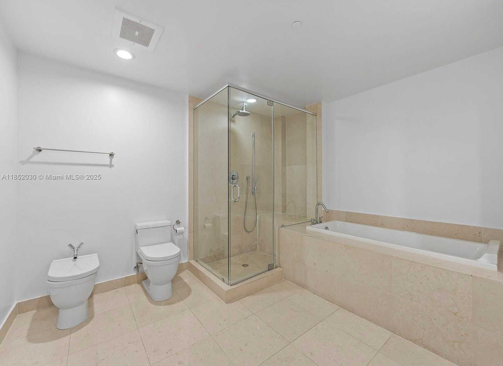Small Image of 495 BRICKELL AVE #1801, Miami Number 19