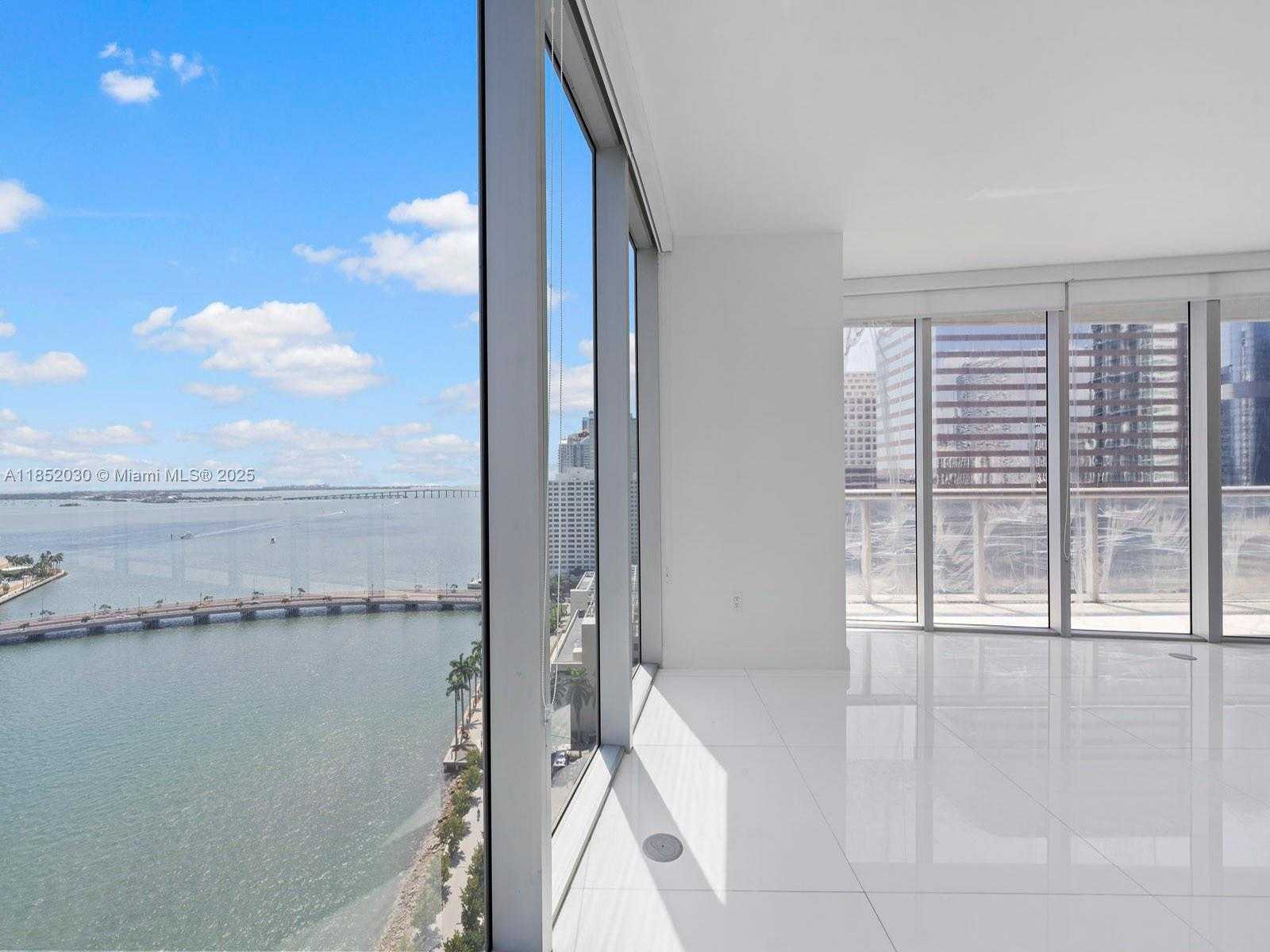 Small Image of 495 BRICKELL AVE #1801, Miami Number 3